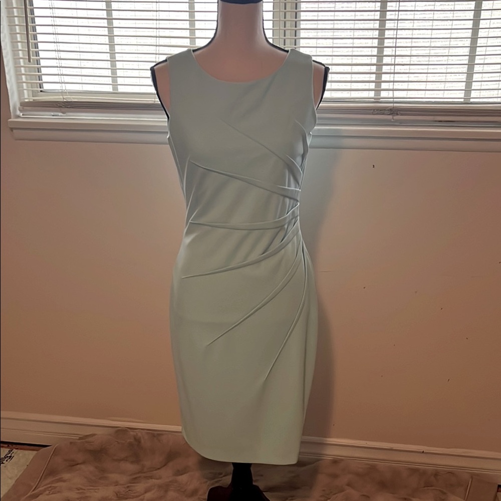 Elegant Mint Green Sleeveless Dress